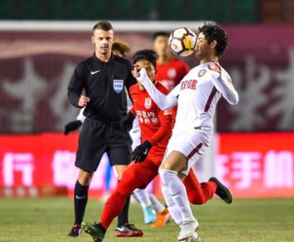  德甲保级大战白热化多支球队陷入积分泥潭混战