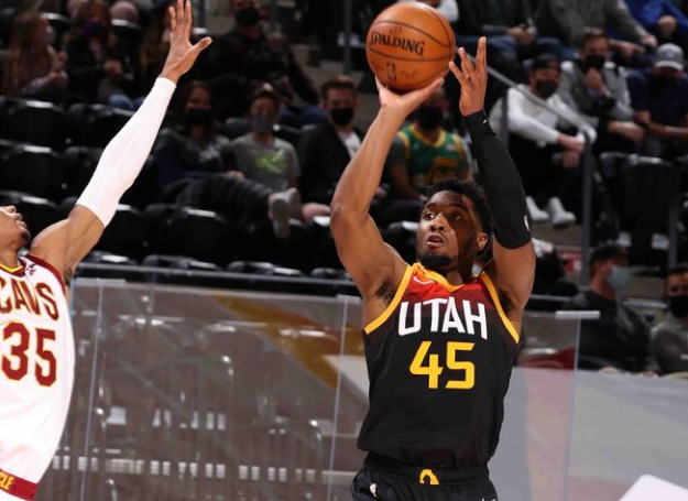  米切尔首节二十二分爆炸，骑士客场大胜尼克斯