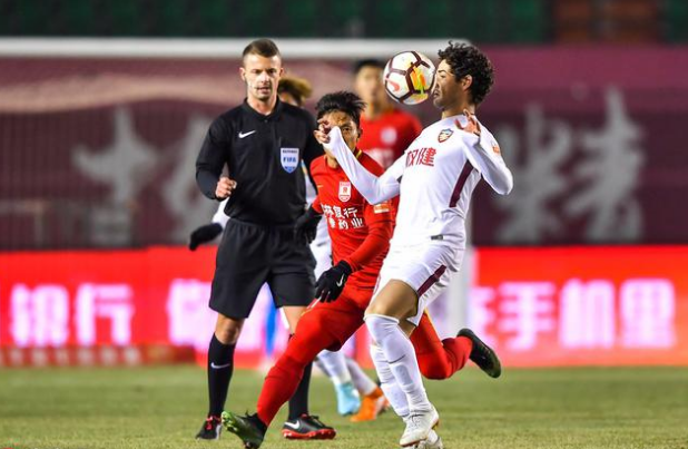  德甲保级大战白热化多支球队陷入积分泥潭混战